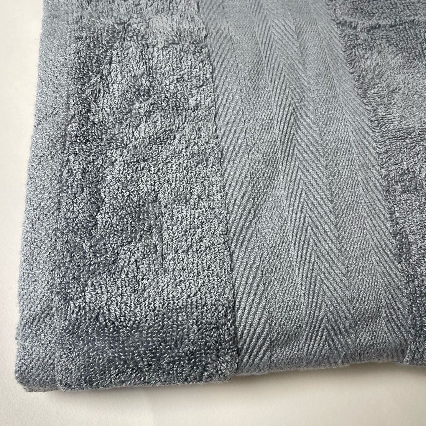 Cotton Oversized Bath Towel Soft and Highly Absorbent Quick Dry Towels for Bathroom Spa Hotel 140 CM X 60 CM 1 Piece