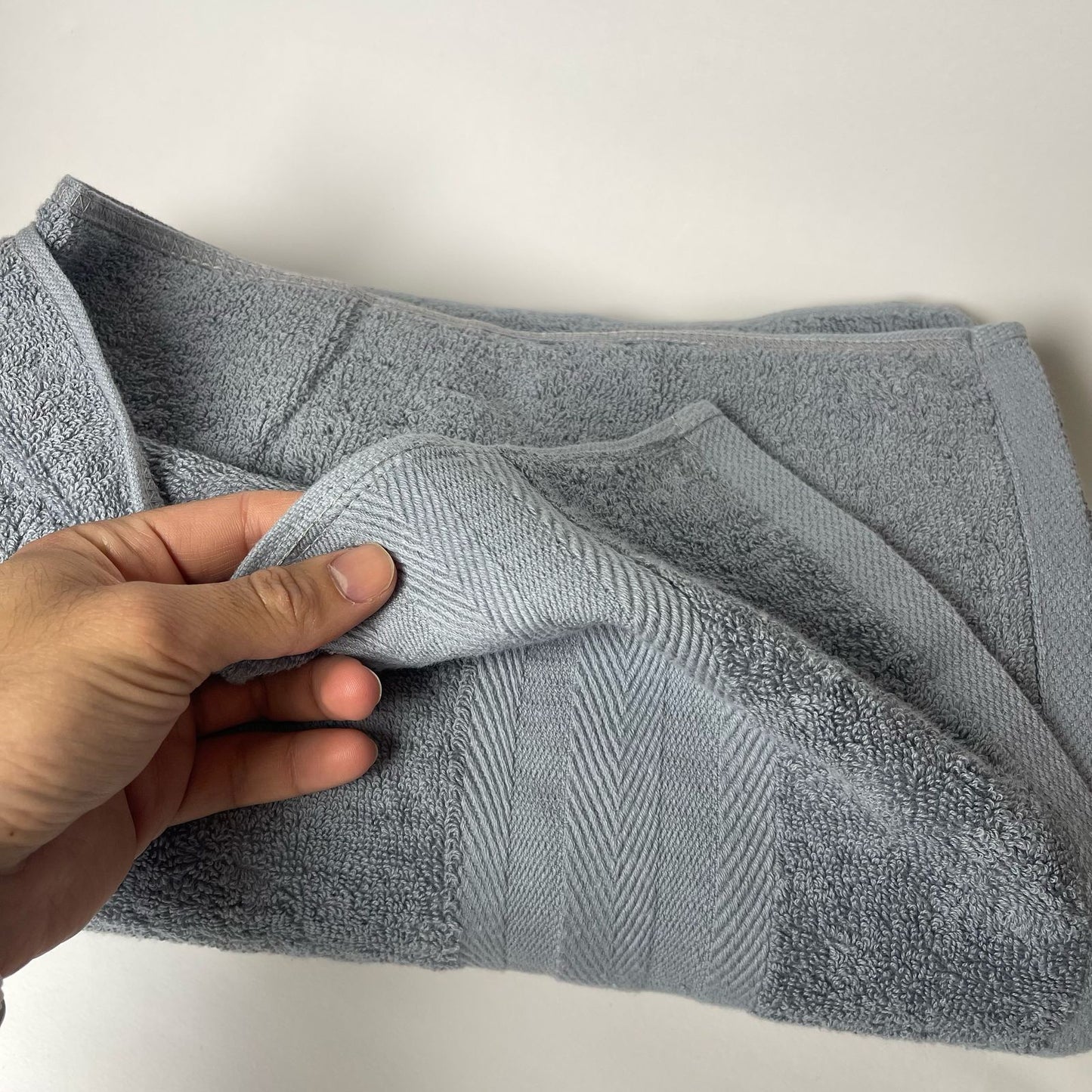 Cotton Oversized Bath Towel Soft and Highly Absorbent Quick Dry Towels for Bathroom Spa Hotel 140 CM X 60 CM 1 Piece